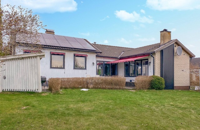Amazing home in Enhörna with sauna