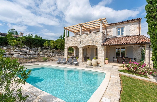 Amazing home in Sovinjak with WiFi