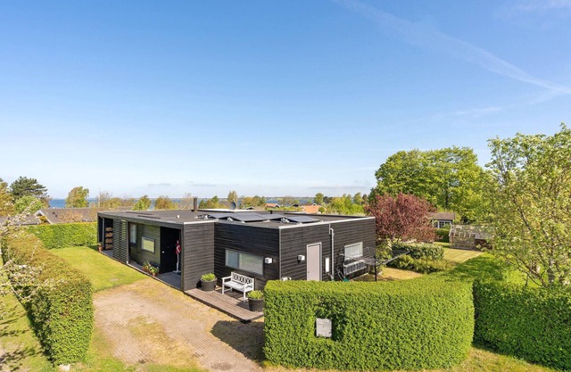 Amazing home in Stubbekøbing with WiFi