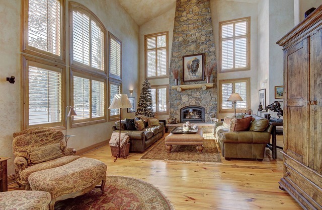 Amazing Mountain Home! Excellent Location. Early checkin.