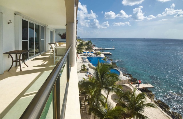 Amazing Oceanfront Condo with Views El Cantil 5CN