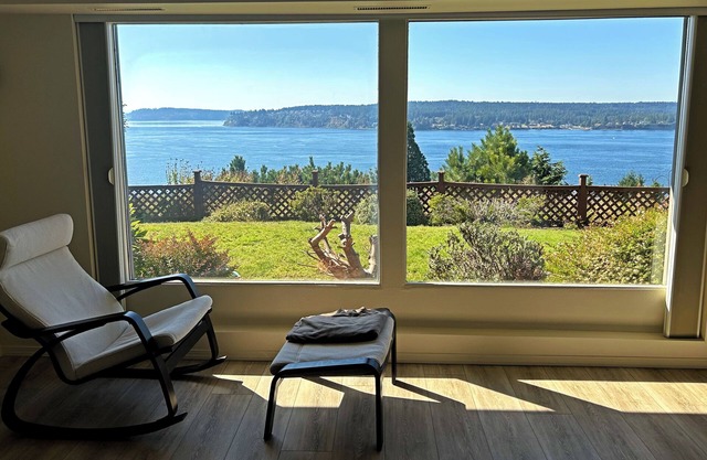 Amazing Panoramic Water Views, Enjoy Sunsets & Relax in Tacoma area
