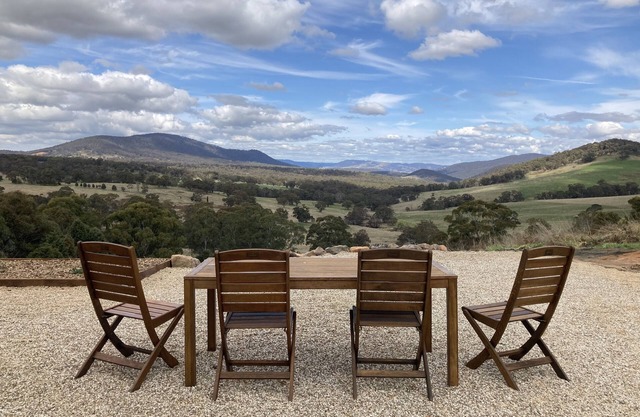 Amazing views. Centrally located between Bathurst, Lithgow and Oberon