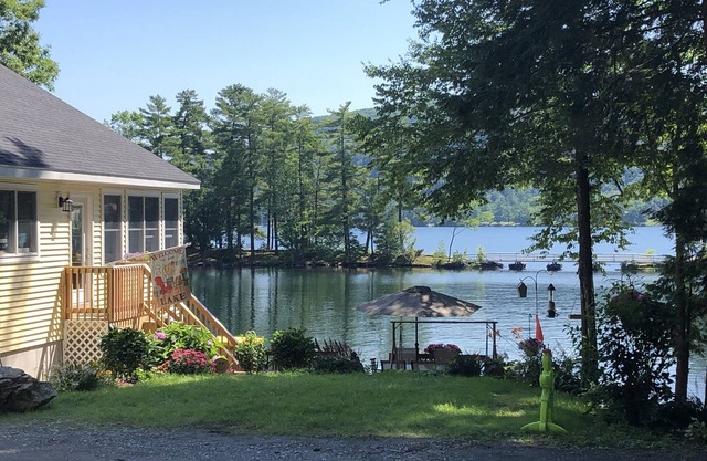 Amazing waterfront retreat on Lake St. Catherine