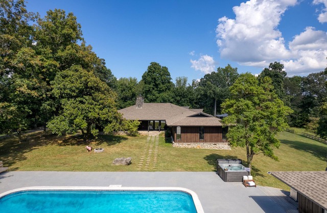 Amber Lodge by AvantStay | Pool, Firepit, Sauna