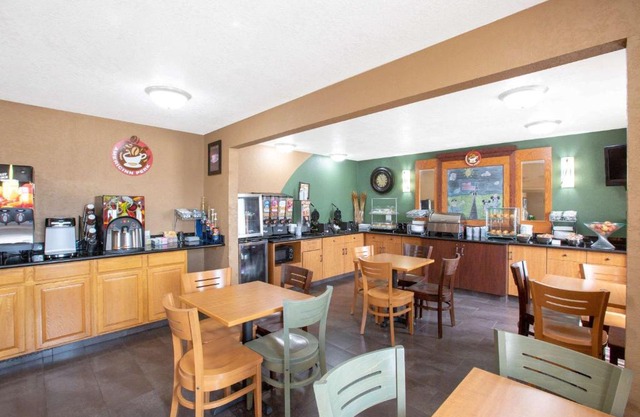 AmericInn by Wyndham Council Bluffs