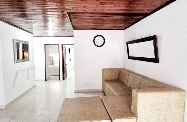 AMPLIA CASA FAMILIAR EN CRESPO