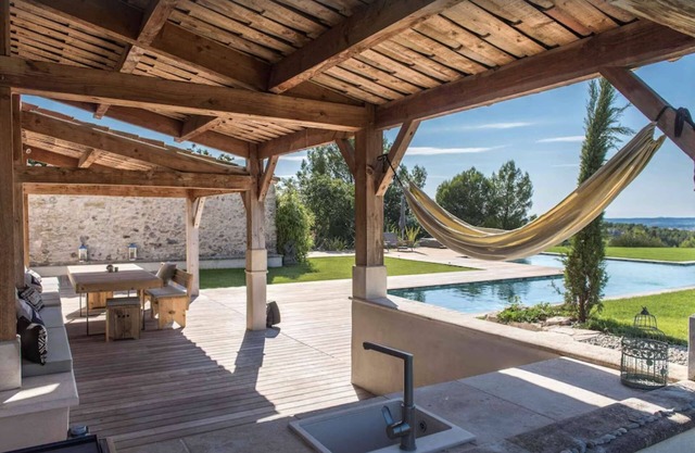An exceptional property near Aix commanding a view of the iconic Saint Victoire Mountain –.
