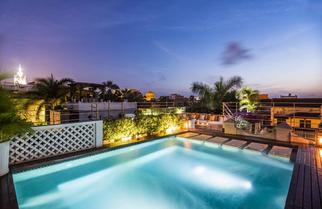 Ananda Hotel Boutique