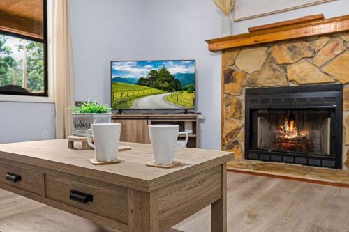Andy Woods Lodge - 4 Bedrooms, 1,5 Baths, Sleeps 8 home
