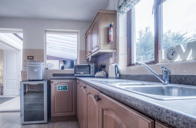 Angel Cottage - 3 Bedroom - Stepaside