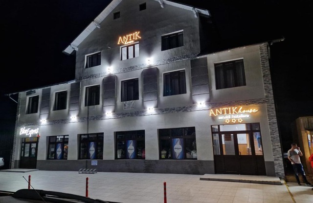 ANTIK HOUSE