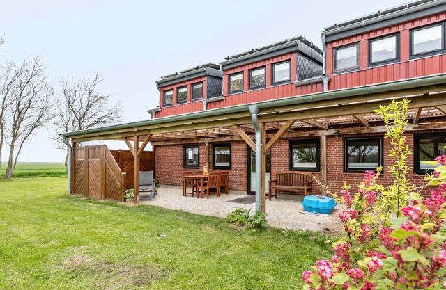 Apartment 'Ferienwohnung Seehund' with Shared Garden, covered terrace and Wi-Fi