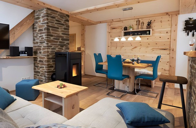 Apartment 'Bergblick Mit 80qm' with Mountain View, Private Terrace and Wi-Fi