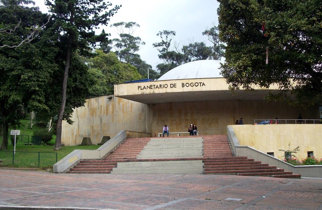 ApartaEstudios - Plaza de Toros