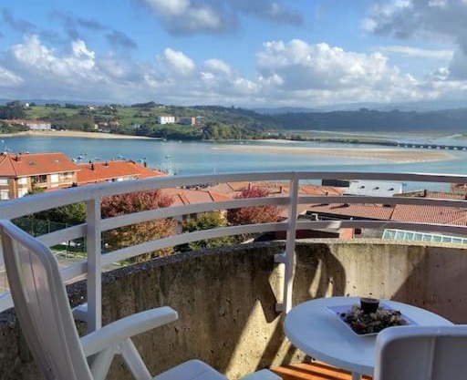 Apartamento EL PILAR con vistas a la bahía y a los picos