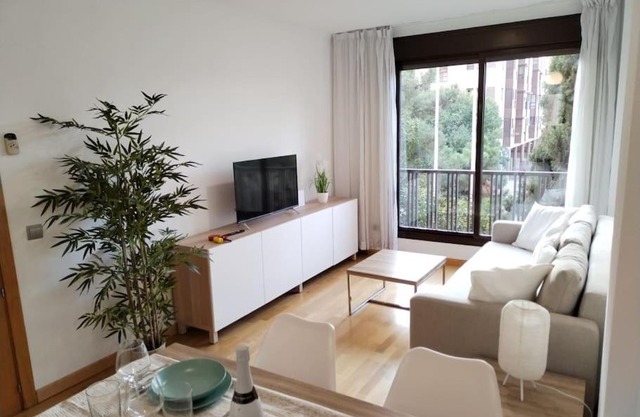 Apartamento amplio, luminoso y confortable CC