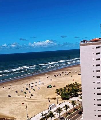 Apartamento com Vista lateral para o Mar!