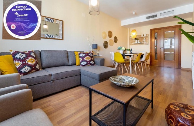 APARTAMENTO CRIS II,EMIR 1-PISCINA GYM & PARKING, parque de las ciencias