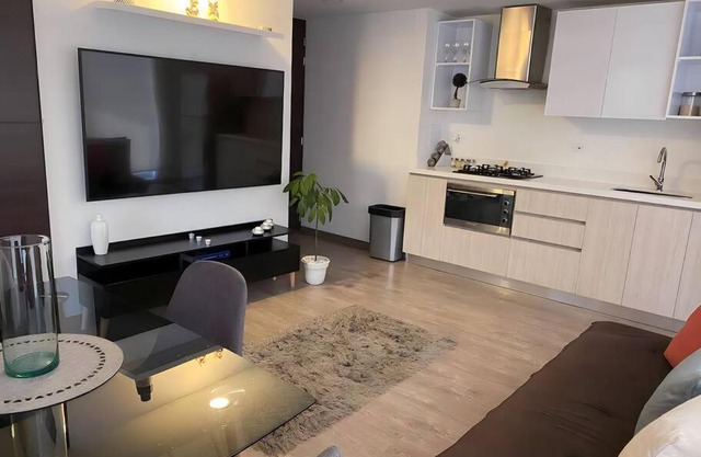 Apartamento en la Castellana: Cultura y negocios