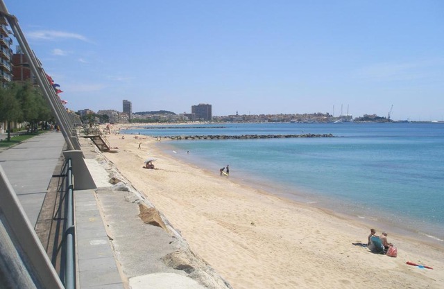 APARTAMENTO A 17 M. DE LA PLAYA