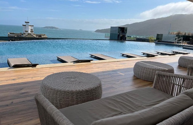 Apartamento fantástico, piscina vista mar