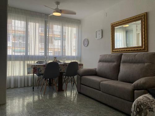Apartamento La Pineda a 100 metros de la playa!