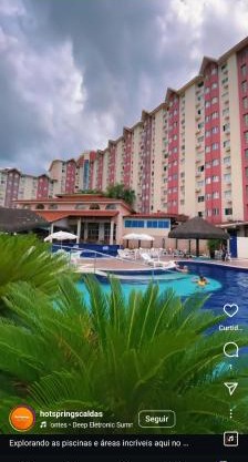 Apartamento no hotel Hot Springs com hidromassagem no quarto