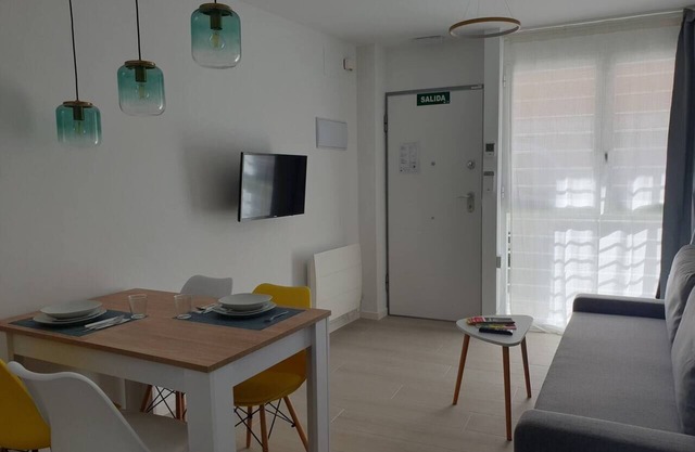 Apartamento nuevo junto a Sor Ángela de la Cruz