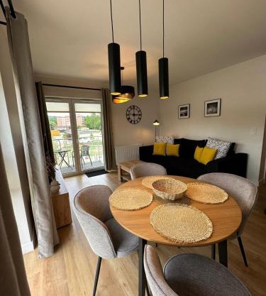 APARTAMENTY "LA VILLA" DELUXE z dwoma sypialniami, balkonem, parkingiem, blisko centrum