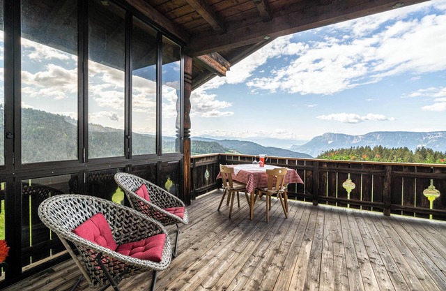 Apartement "Rotsteinhof Sonnenschein" with Mountain View, Balcony & Wi-Fi