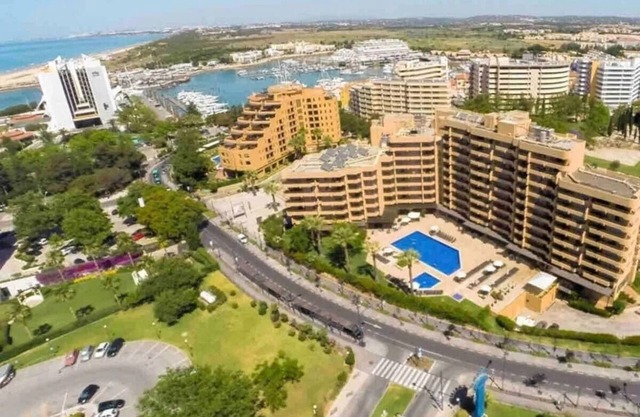 Aparthotel em Vilamoura, a 2 min a pé da Praia e da Marina. Perfeito p/Férias
