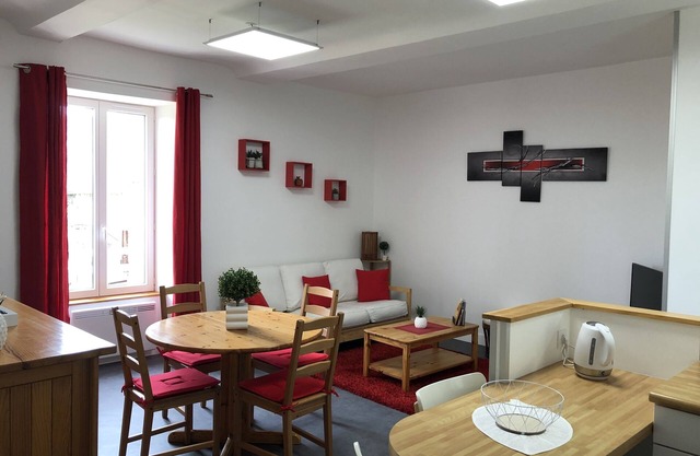 APARTMENT 1.5 kms FROM THE LANDING BEACHES