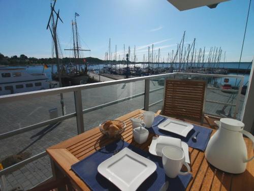 Apartment 10 - "Borbyblick" - Blickrichtung Hafen und offene See