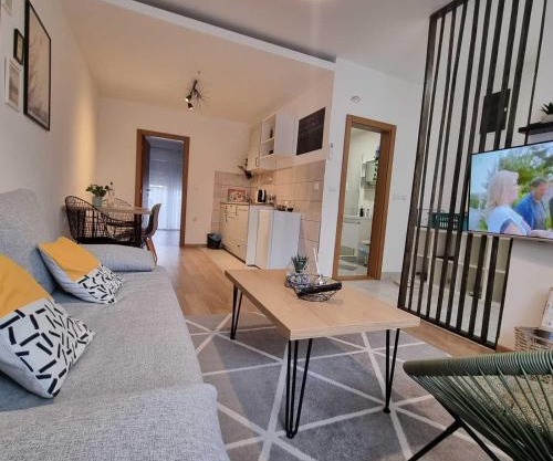 Apartment 12-09