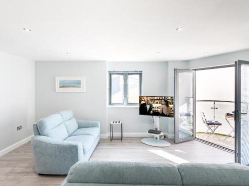 Apartment 19