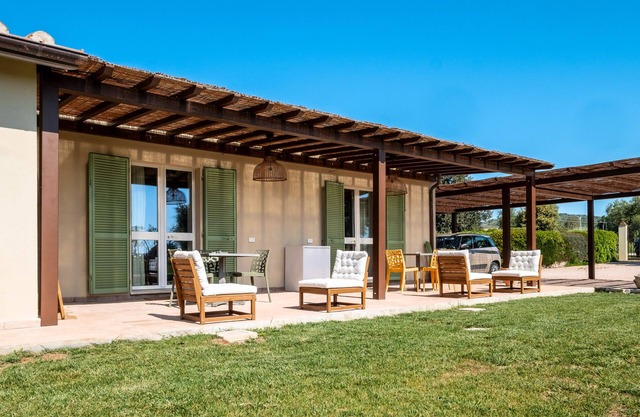 Apartment '6' with Shared Pool, Wi-Fi and Air Conditioning