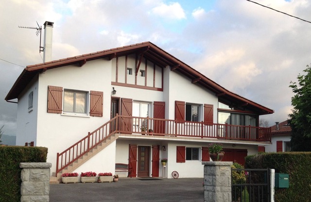 apartment 80 m2 in house at the gates of saint jean pied de port