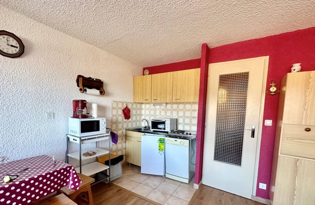 Apartment 'Appartement Sous Berthet - 4 Pers' with Mountain View, Balcony and Wi-Fi