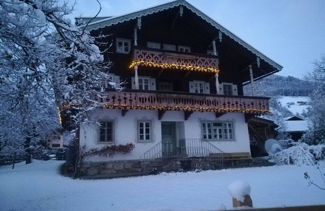 Apartment "Bergkristal" in traditional austrian wooden chalet