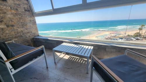 Apartment by the sea 63