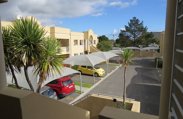 Apartment close to airport, town and Waterfront