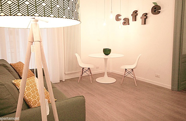 Apartment-Deluxe-Ensuite with Shower-Street View-Delux