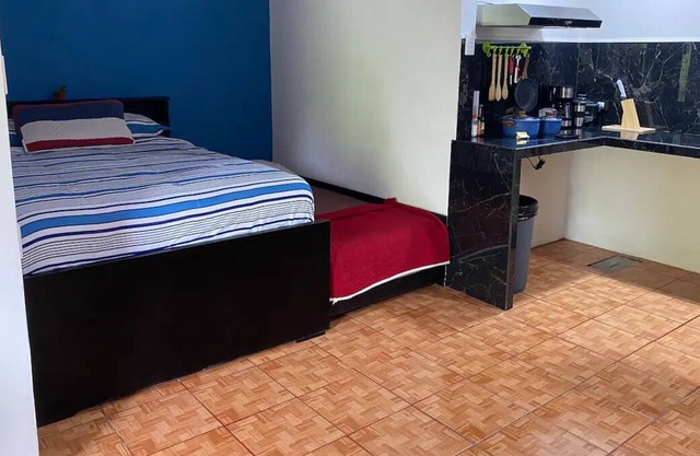 Apartment equipped with kitchen, washing machine, bathroom, etc.