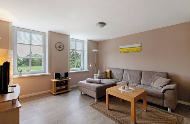 Apartment 'Ferienhof Jacobsen 2' with Shared Terrace, Shared Garden and Wi-Fi