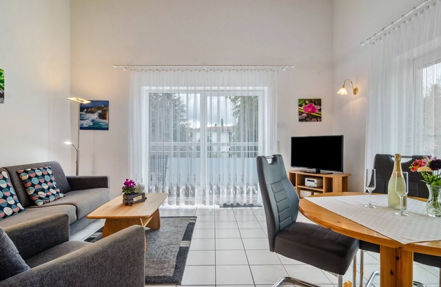 Apartment 'Ferienwohnung Rechts' with Balcony and Wi-Fi