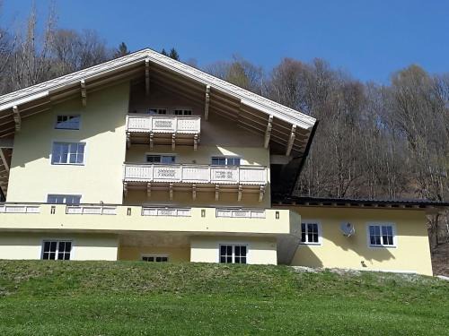 Apartment Grün by Interhome