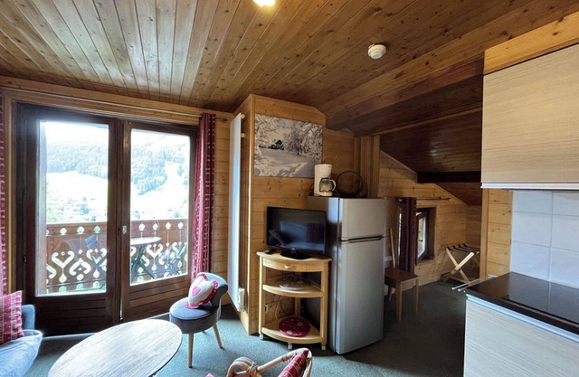 Apartment 'Grand Arnica' with Mountain View, Balcony and Wi-Fi