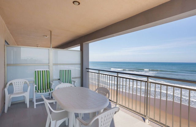 Apartment 'Guillem' with Sea View, Shared Terrace and Wi-Fi