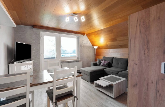 Apartment 'Haus Holle B' with Shared Garden and Balcony